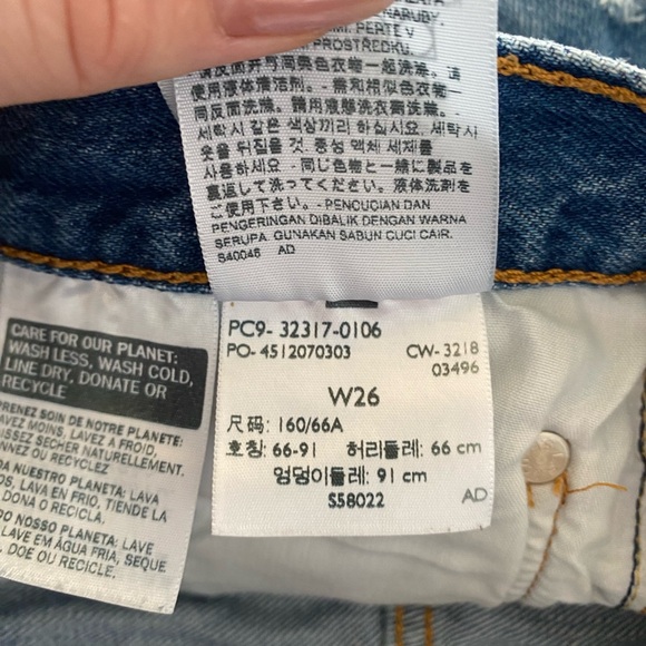 Levi’s 501 Distressed Denim Shorts in Mid View - Picture 9 of 9